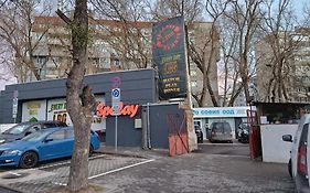 Sunny 2-Bedroom Maisonette Varna & Parking